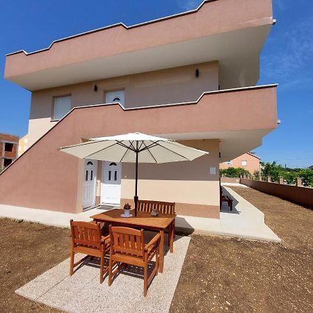 Lucija Apartamento Kaštela Exterior foto